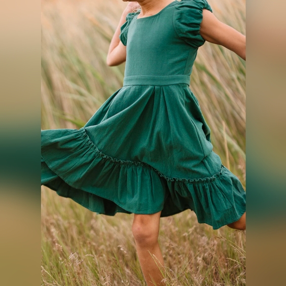 Ivy City Co Mini Dahlia Dress in Green 3T - Picture 2 of 6